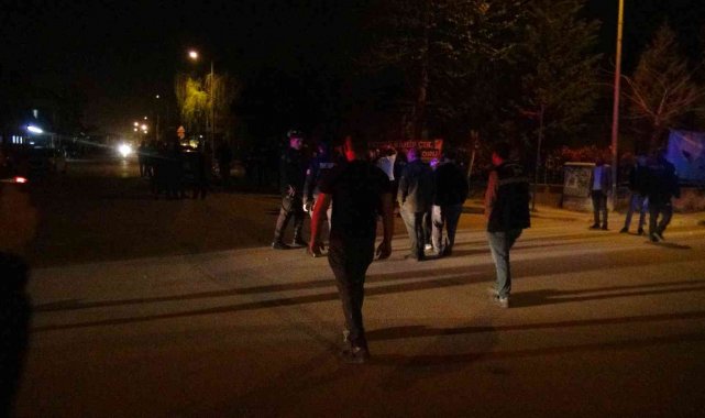 İki mahalle arasındaki gerginliğe çevik kuvvet müdahale etti