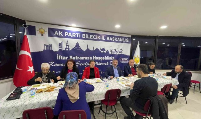İl Başkanı Yıldırım muhtarlarla iftar yemeğinde buluştu
