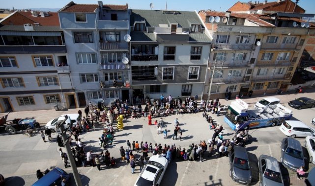 İnegöl Belediyesi ramazanda mahallelere misafir oluyor