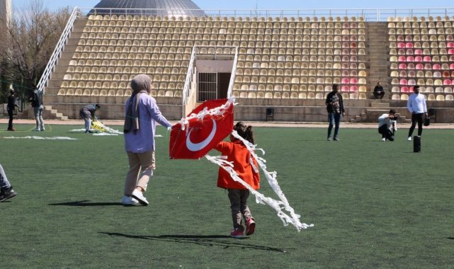 İnönü Üniversitesinde uçurtma şenliği