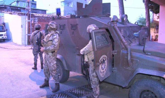 İstanbul'da sahte dolar basan çeteye operasyon