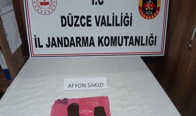 İstanbul'dan Düzce'ye taksiyle uyuşturucu madde getiren şüpheli yakalandı