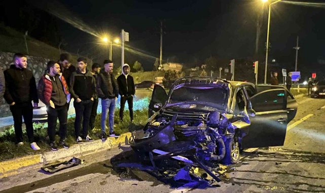 İYİ Partililer kazaya karıştı: 3 yaralı