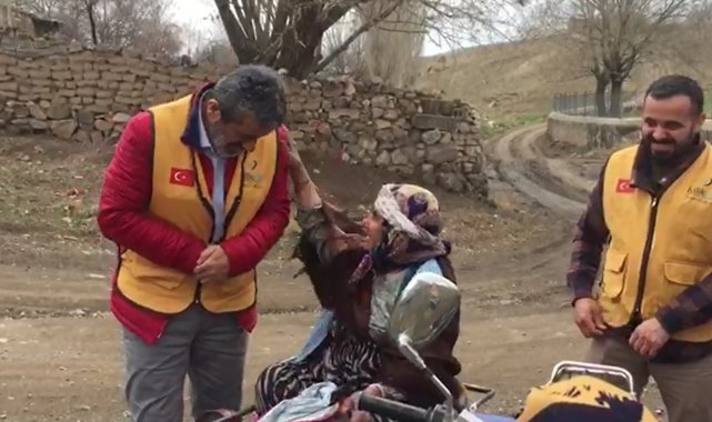 İyilik Derneği kumanya dağıtımıyla binlerce kişiye ulaşıyor