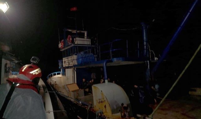 İzmir açıklarında 168 düzensiz göçmen ile 2 organizatör yakalandı