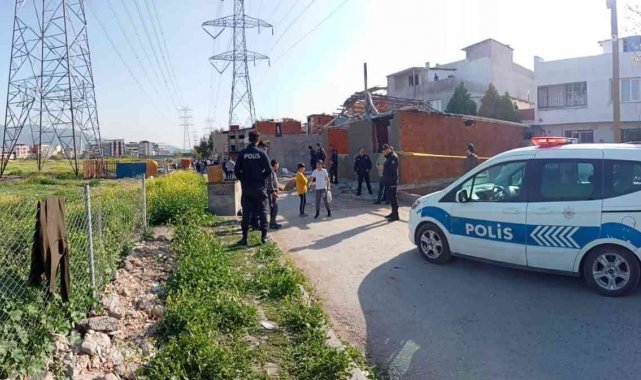 İzmir'deki pompalı tüfekli cinayette yeni gelişme: Oğul tutuklandı, baba ise her yerde aranıyor