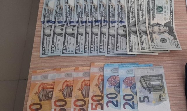 Jandarma personeli yerde bulduğu 20 bin lirayı sahibine teslim etti