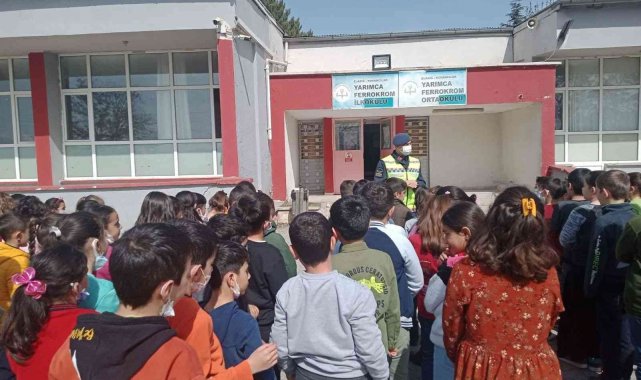 Jandarmadan öğrencilere trafik güvenliği eğitimi