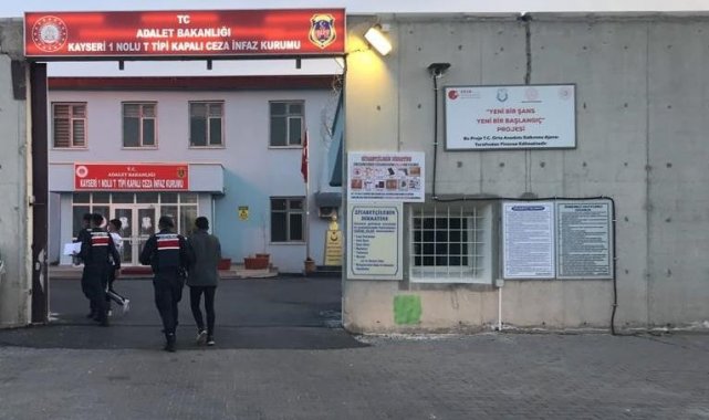 Kablo hırsızları jandarmaya yakalandı