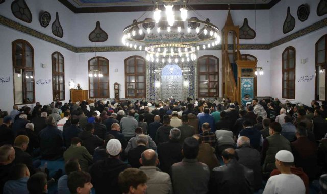 Kadir Gecesi'nde avuçlar semaya açıldı