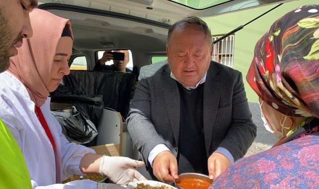 Kadirli'de günde 5 bin kişiye sıcak yemek