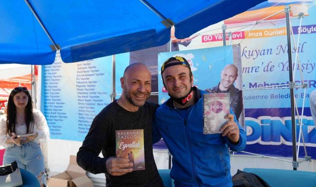 Kahraman Tazeoğlu Yunusemre'de okuyucularıyla buluştu