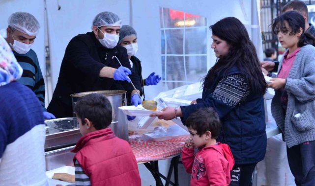 Kahramankazan Belediye Başkanı Oğuz, ilk iftarda vatandaşlarla buluştu
