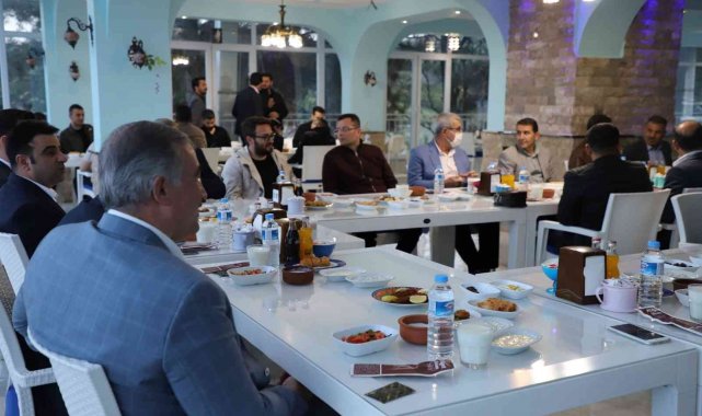 Kahta Belediyesi kurum amirlerine iftar programı düzenlendi