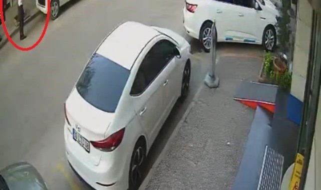 Kamyonetin bagajını açarken şoku yaşadı...Yanındaki kişi ölümden döndü