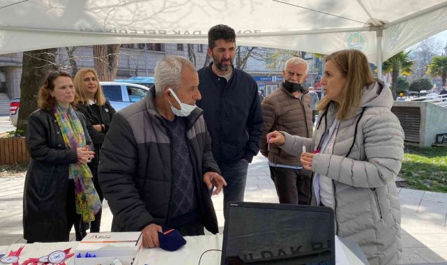 Kanser Haftası'nda bilgilendirip, kanser tarama kiti dağıttılar