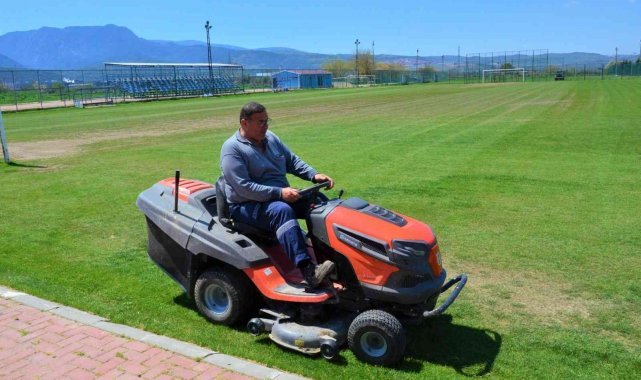 Karaali futbol sahası bakıma alındı