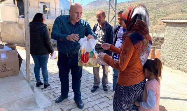 Karaman'da maddi durumu iyi olmayan ailelerin çocuklarına bayramlık