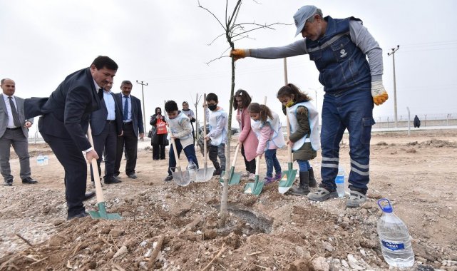 Karatay Belediyesinden ağaç dikme etkinliği