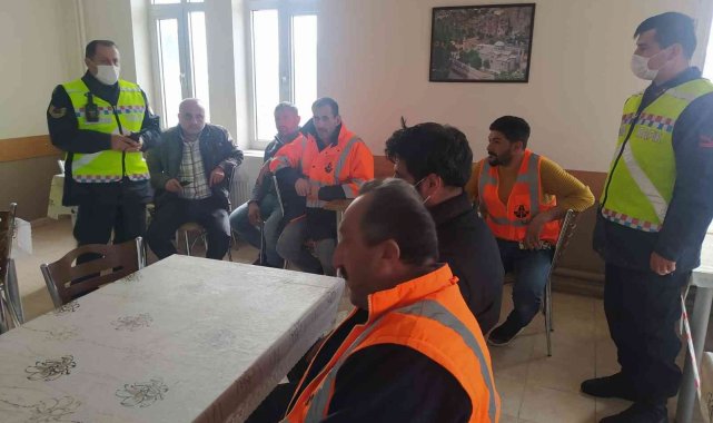 Karayolları ekiplerine jandarmadan 'Trafik Güvenliği' eğitimi