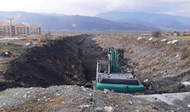 Kargı'da TOKİ Konutlarını etkileyen dere ıslah ediliyor