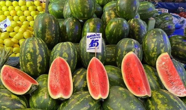 Karpuz kilosu 15 liradan tezgahta
