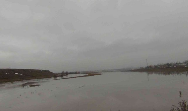 Kars&#039;ta sel tehlikesi devam ediyor