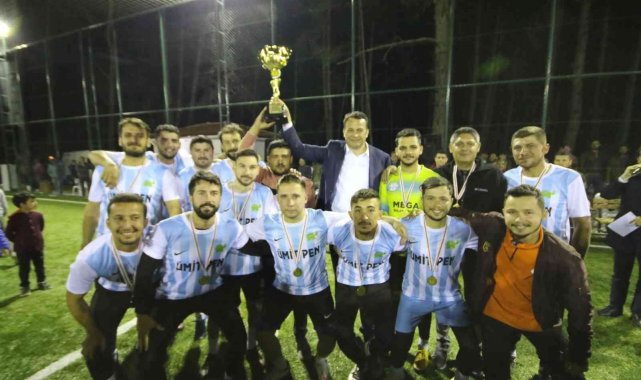 Kaş 5&#039;inci geleneksel halı turnuvası tamamlandı