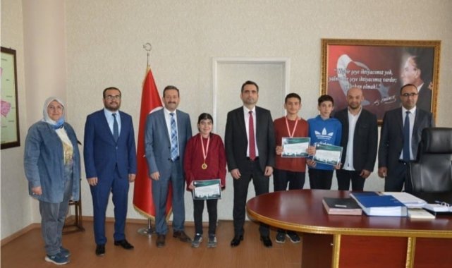 Kaymakam Arslanköylü, altın madalyalı aşçıları kutladı