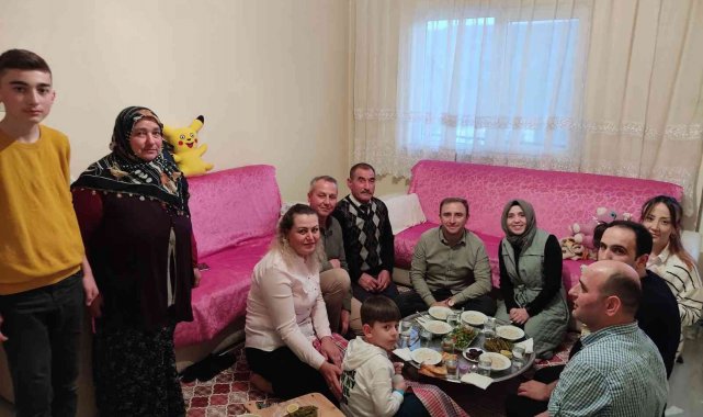Kaymakam Mutlu vatandaşın iftar sofrasında