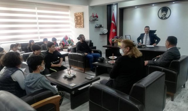 Kaymakam öğretmen, makamı sınıf oldu