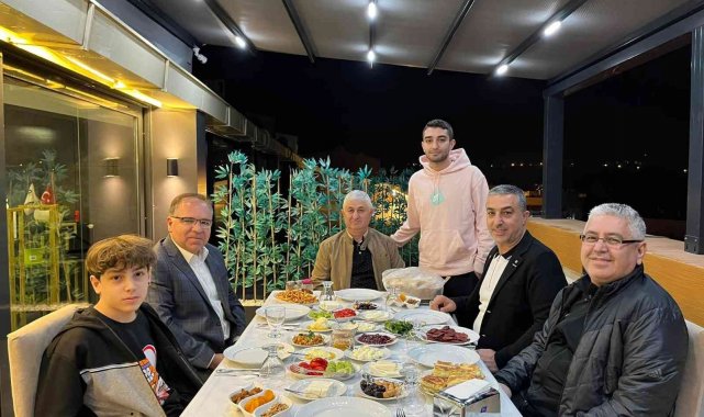 Kaymakam Türköz, Ünal'ın sahurda misafiri oldu