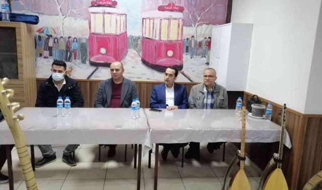 Kaymakam Uyar bağlama kursunu ziyaret etti