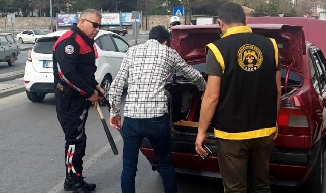 Kayseri polisi oto hırsızlığını önlemek için denetim yaptı