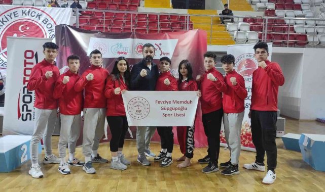 Kayserili sporcular Sivas&#039;tan 5 madalya ile döndüler