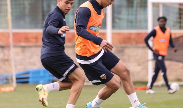 Kayserispor&#039;un milli futbolcuları döndü