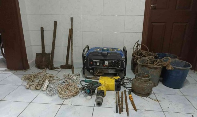 Kazarken yakalandılar