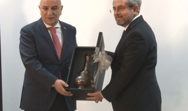 Keçiören Belediye Başkanı Altınok öğrencilerle deneyimlerini paylaştı