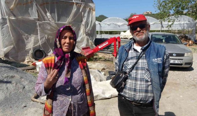 Kendilerini savcı ve polis olarak tanıttıkları yaşlı çifti jet hızıyla 81 bin TL dolandırdılar