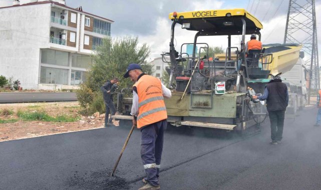 Kepez&#039;in 2 mahallesine sıcak asfalt