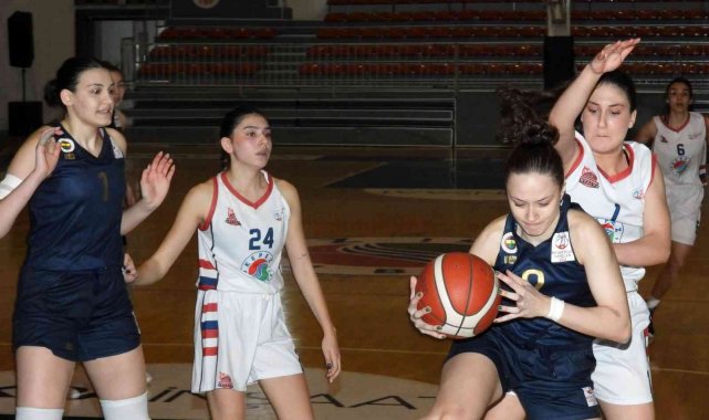 Kepez'in kızları ligin devleriyle mücadele ediyor