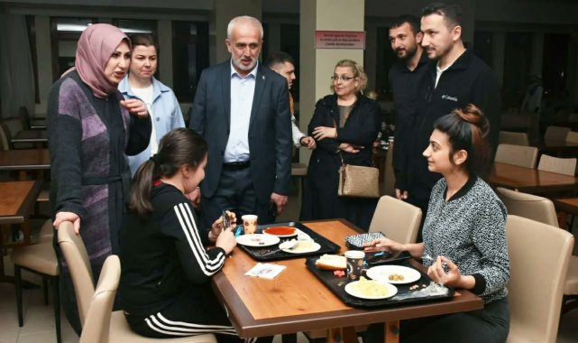 Keskin öğrencilerle sahur yaptı