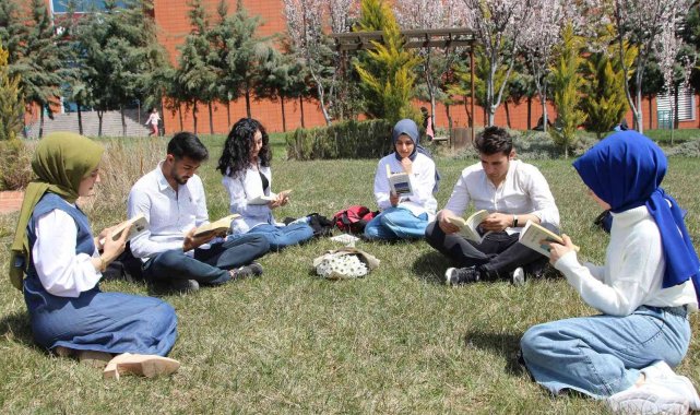 Kilis'te Kitap yakmanın tarihi anlatıldı