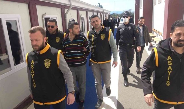 Kız meselesi yüzünden arkadaşının boğazını keserek öldürdü