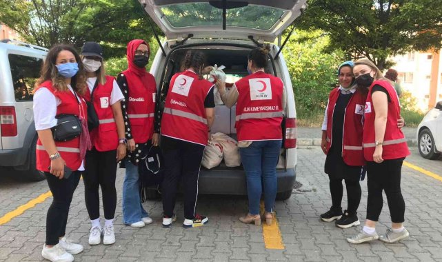 Kızılay aracını kirli gören Fatma Teyze'nin hareketi duygulandırdı