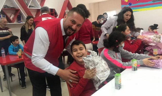 Kızılay Derneği Kdz. Ereğli Şubesi Otizmli çocukları sevindirdi