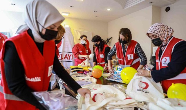 Kızılay gönüllüleri Ramazan bereketini tüm Türkiye&#039;ye taşıyor