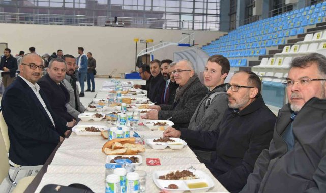 KMÜ&#039;de yüzlerce öğrenci iftar sofrasında buluştu