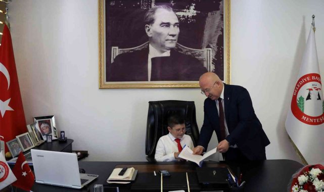 Koltuklar miniklere emanet edildi