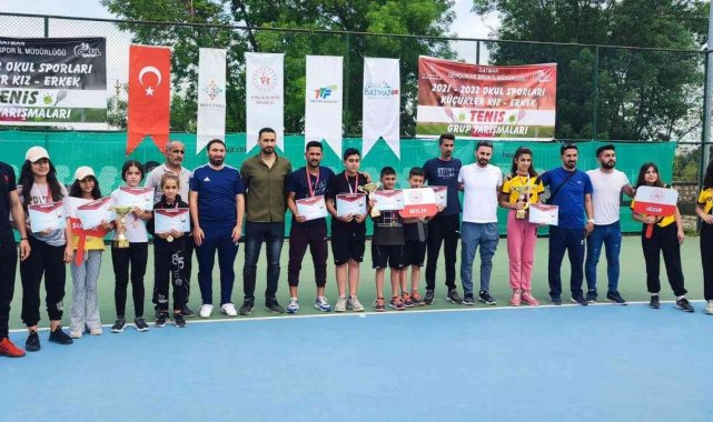 Kort tenisi şampiyonasında büyük başarı